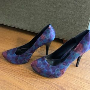 Carlos Santana Pumps